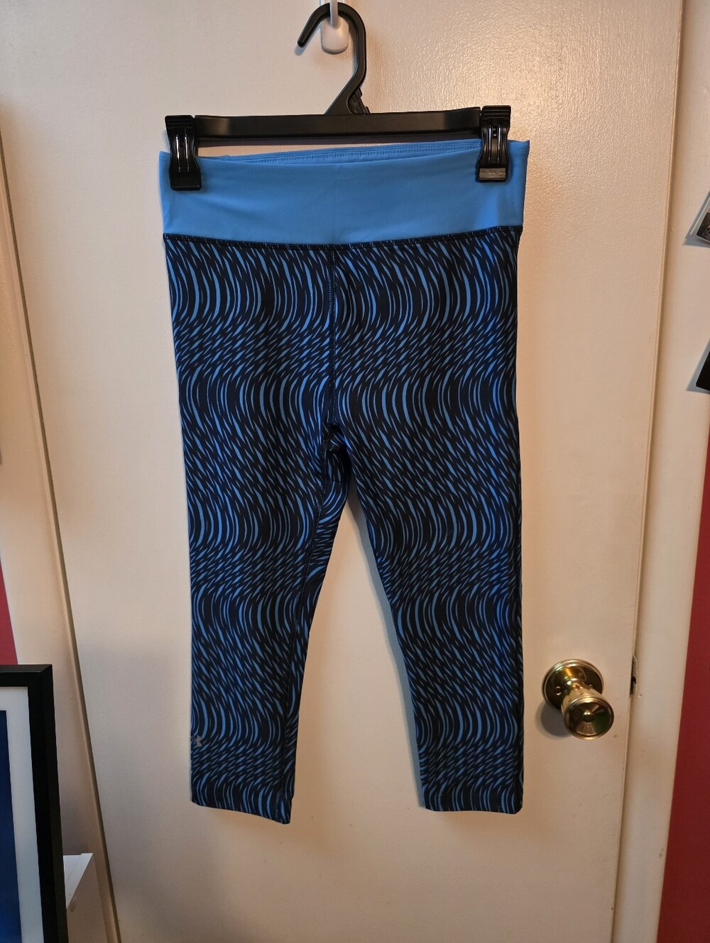 Under Armour Women's Size Small Compression Leggings